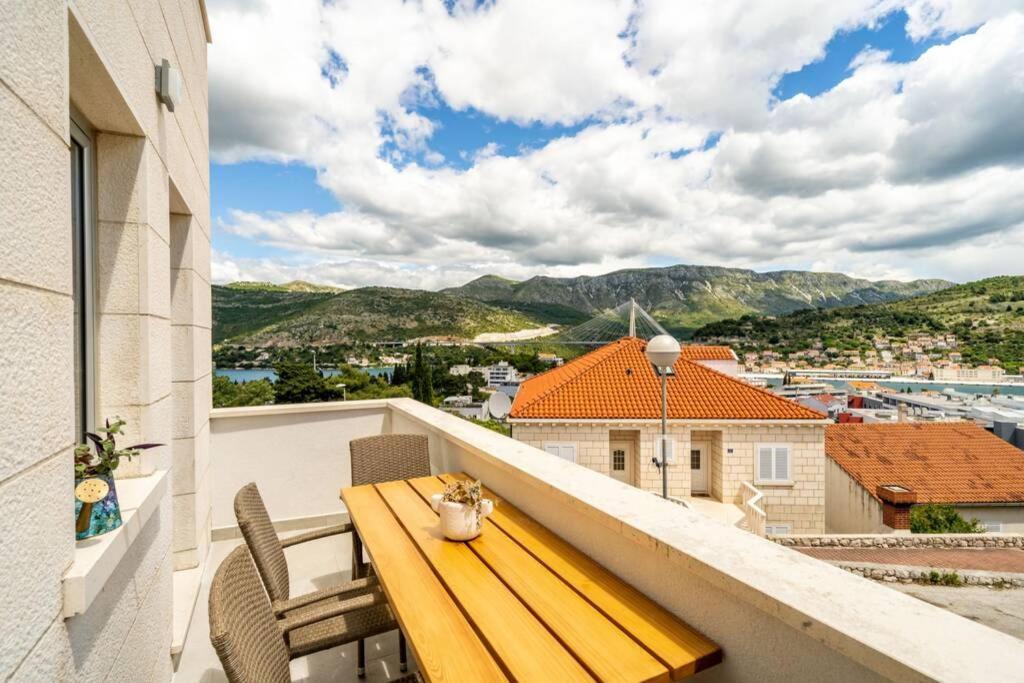 Diana: Bayside View Beauty - A Romantic Apartmán Dubrovník